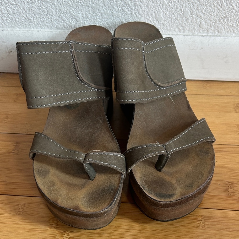 OTBT grey Leather Women's Sandals wedge size 8